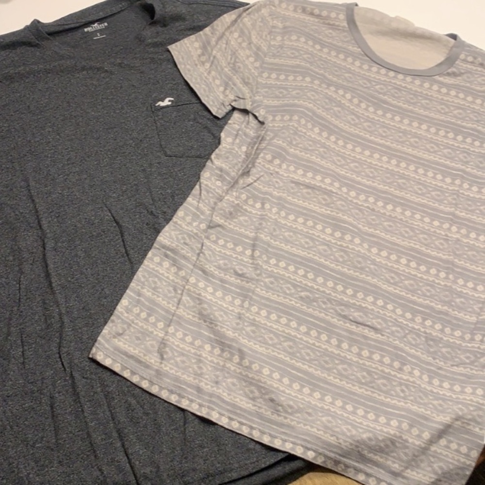 2 TEE SHIRT MEN HOLLISTER BUNDLE SIZE SMALL